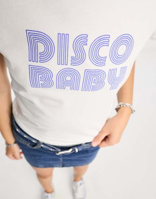ASOS DESIGN - Kort hvid T-shirt med Disco Baby-print i 70'er-stil, 3 af 4