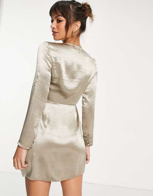 ASOS DESIGN – Kort omlottklänning i glansig satin, 2 av 4