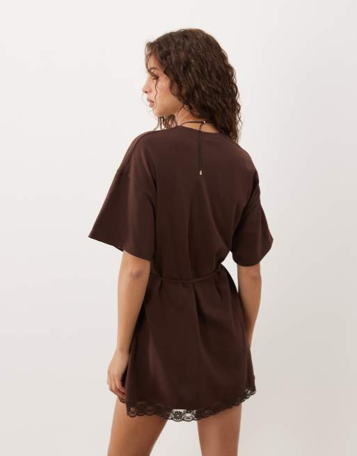 ASOS DESIGN kortärmad miniklänning med markerad midja och spetskant i brun, 4 av 4