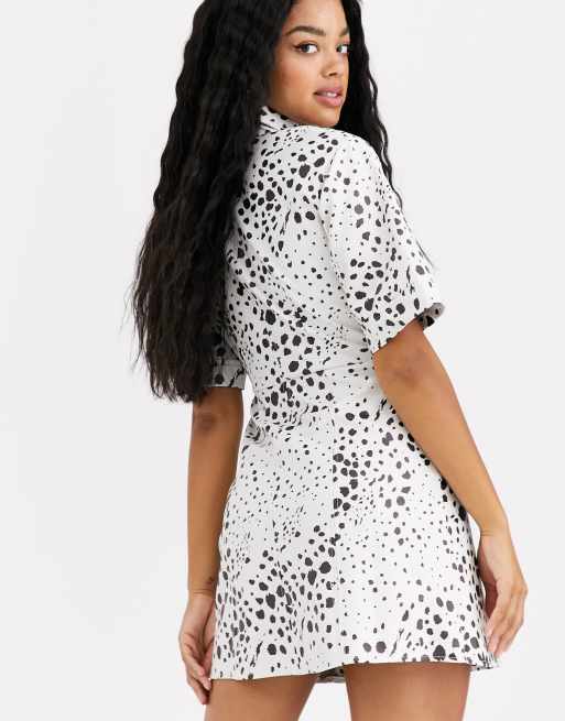 ASOS DESIGN - Korte doorgeknoopte overhemdjurk in leerlook met dierenprint, 2 van 4