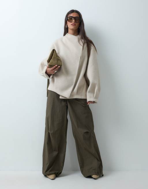 ASOS DESIGN korte formele watervaljas met wol in crème, 4 van 4