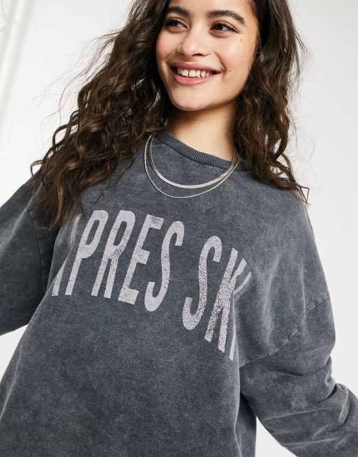 ASOS DESIGN - Korte oversized mini jurk met Apres ski logo in grijze tie-dye, 3 van 4