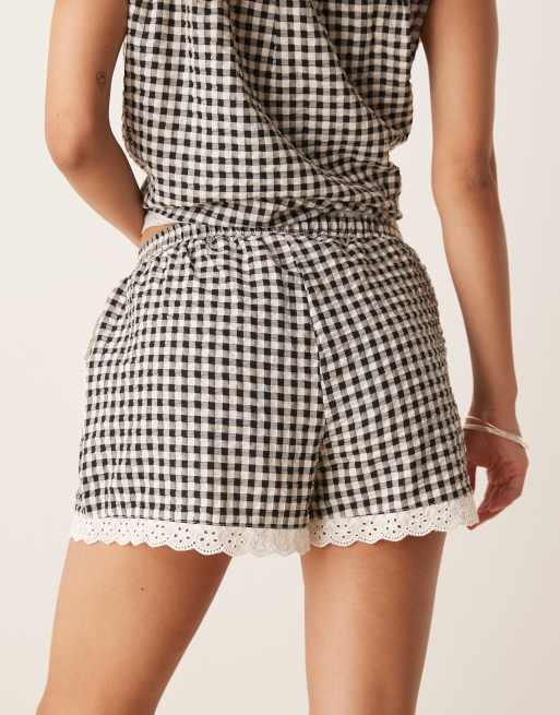 ASOS DESIGN - Korte shorts med blondekanter og sorte gingham-tern, 5 af 5