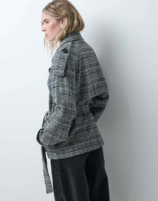 ASOS DESIGN korte trenchcoat met brede schouders in zwart-wit geruit, 3 van 5