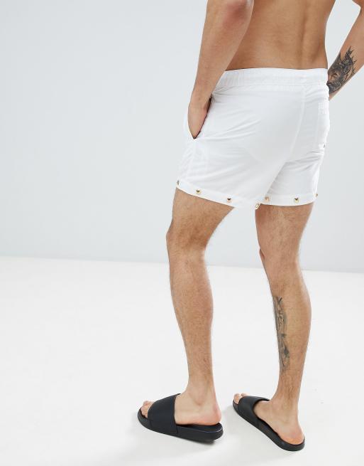 ASOS DESIGN - Korte zwemshort in wit met gouden studs, 2 van 4