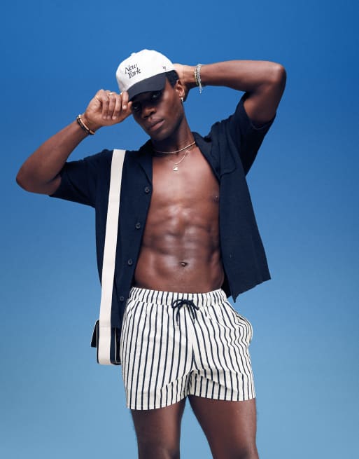 ASOS DESIGN - Korte zwemshort van seersuckerstof in zwart met wit gestreept