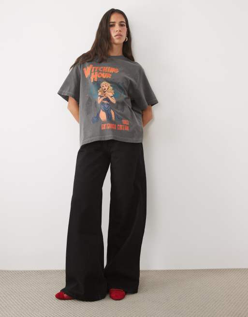 ASOS DESIGN kortærmet oversized top med Witching Hour-grafik i vasket kulgrå, 2 af 4