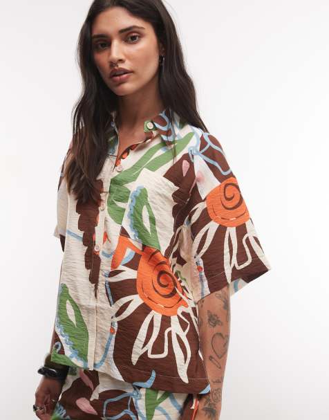 ASOS DESIGN - Kortærmet strandskjorte med abstrakt tropisk print - Del af sæt - view 1