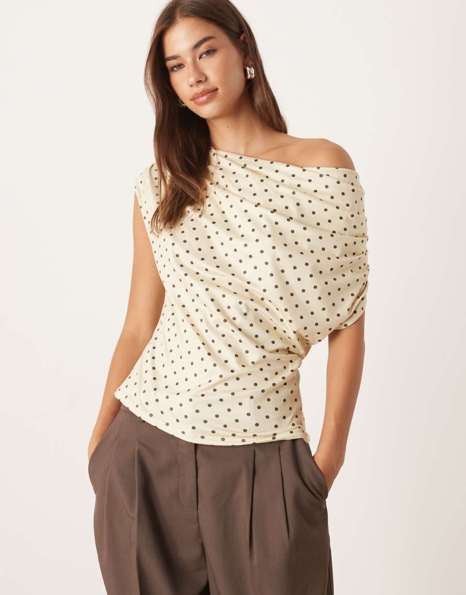 Polka dot short sleeve top