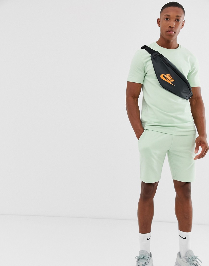 ASOS DESIGN - kortærmet tætsiddende joggingsæt med shorts i grøn