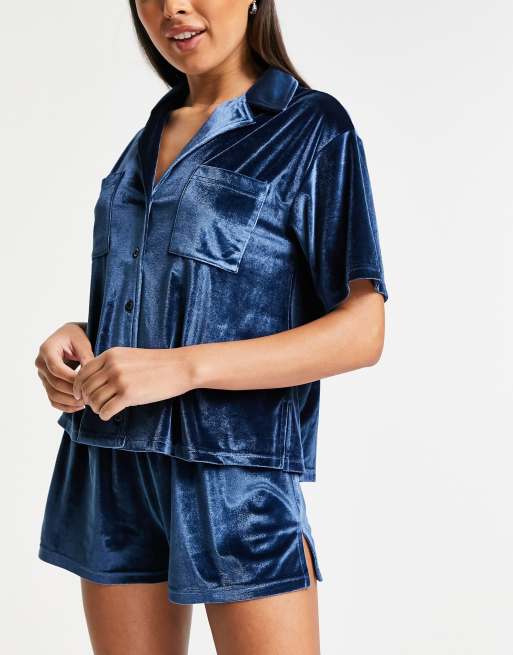 ASOS DESIGN – Koszula i szorty – granatowy zestaw domowy z błyszczącego weluru