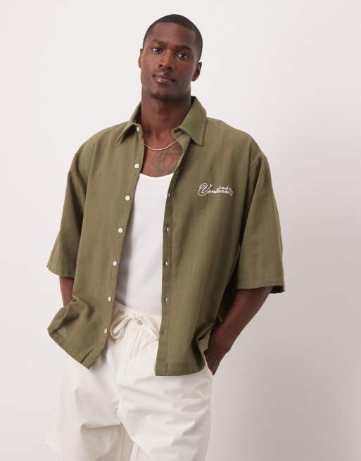 ASOS DESIGN – Koszula oversize z krótkimi rękawami z imitacji lnu w kolorze khaki z haftem na piersi