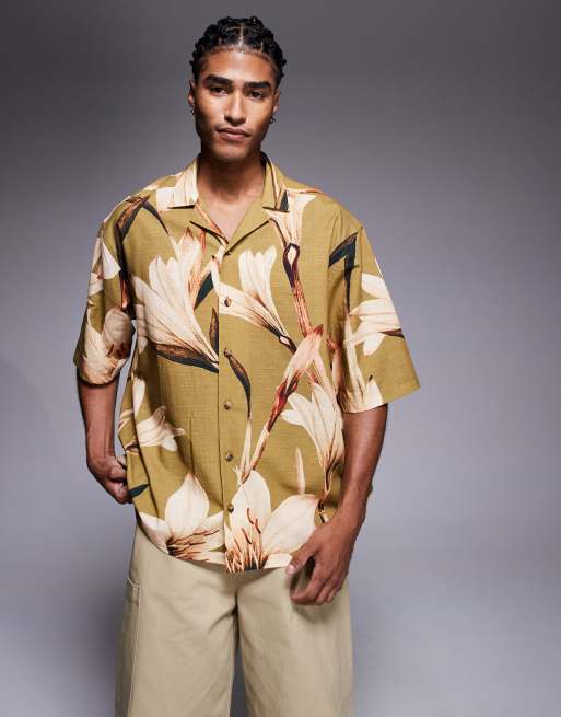 ASOS DESIGN – Koszula w kolorze khaki o luźnym kroju z kołnierzykiem kubańskim w kwiatowy wzór