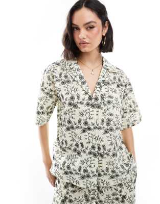 ASOS DESIGN – Koszula z kontrastowym angielskim haftem, część zestawu - view 1