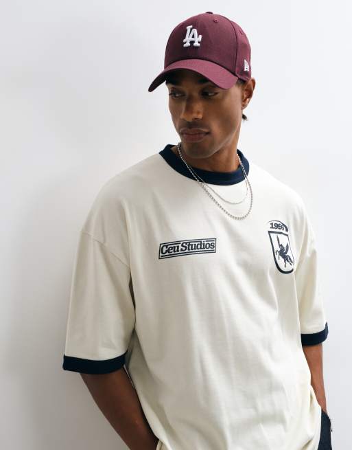 ASOS DESIGN kraftig oversize ringer-t-shirt med fotbollsgrafik i cream, 5 av 5
