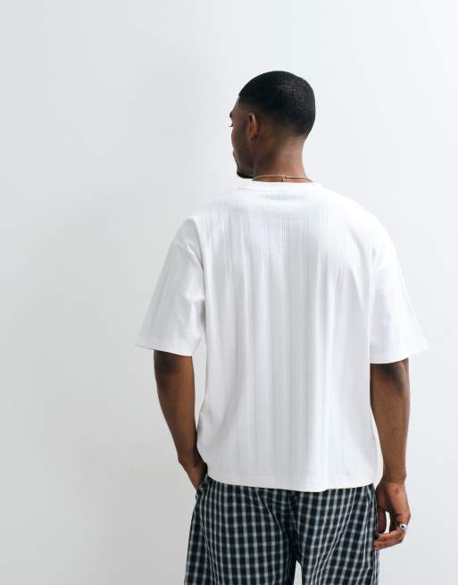 ASOS DESIGN kraftig oversize t-shirt med blommigt brösttryck i vit texturerad väv, 5 av 5