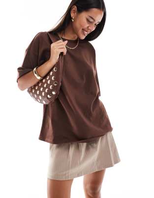 ASOS DESIGN - Kraftig oversized t-shirt med firkantet pasform i chokoladebrun