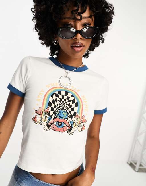 ASOS DESIGN – Krämfärgad 70-talstopp med regnbågtryck och rund halsringning