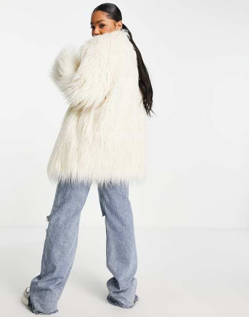 ASOS DESIGN – Krämvit kappa i fuskpäls, 2 av 4