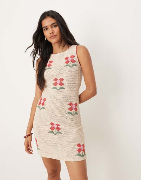 ASOS DESIGN – Krämvit, virkad, blommigt broderad miniklänning - view 1