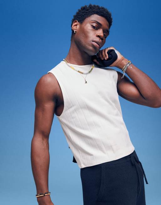 ASOS DESIGN – Krämvitt, bredribbat, kort sportlinne
