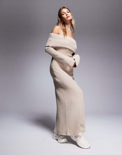 ASOS DESIGN – Kremowa dzianinowa sukienka maxi z dekoltem bardot i szerokimi rękawami