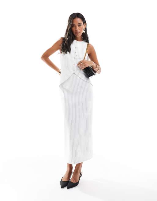 ASOS DESIGN – Kremowa sukienka midi o kroju kamizelki z zapięciem na guziki i wzorem w szare paski