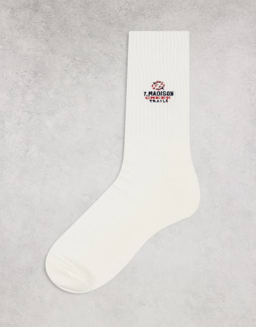 ASOS DESIGN – Kremowe skarpetki sportowe z naszywką
