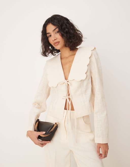 ASOS DESIGN – Kremowożółta elegancka marynarka z muszelkowym kołnierzem i wiązaniami z przodu