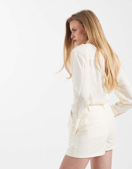 ASOS DESIGN – Kremowożółte eleganckie bardzo krótkie szorty, 4 z 5