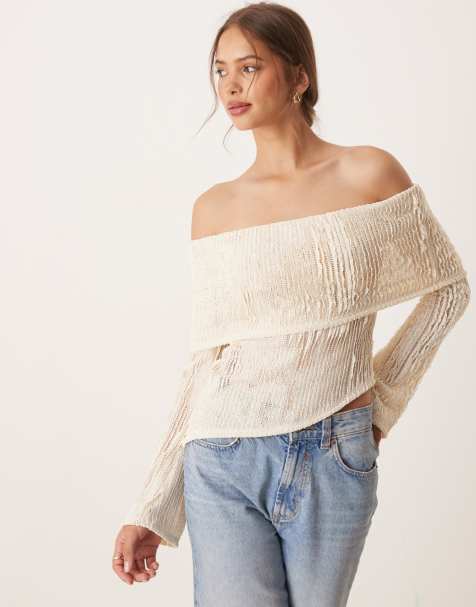 ASOS DESIGN – Kremowy delikatnie prześwitujący szydełkowany top z dekoltem bardot i asymetrycznym dołem - view 1