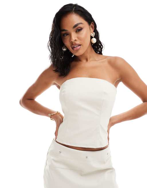 ASOS DESIGN – Kremowy gorsetowy top z dekoltem bandeau z imitacji skóry, część zestawu