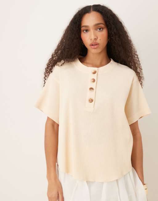 ASOS DESIGN – Kremowy gruby top z krótkimi rękawami i dekoltem henley o waflowej strukturze