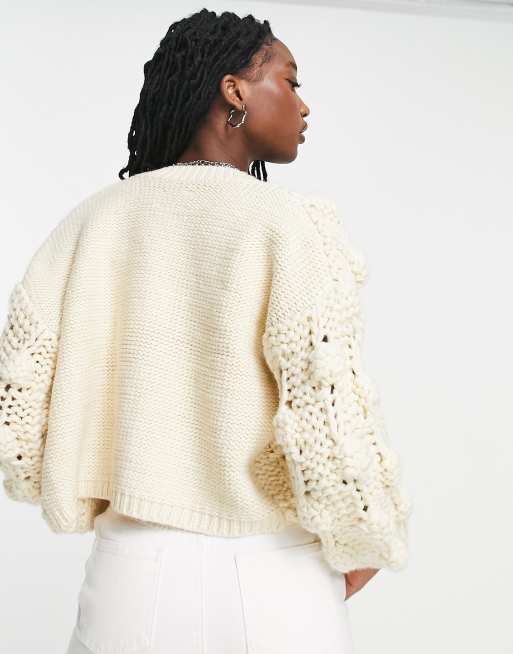ASOS DESIGN – Kremowy kardigan z grubej dzianiny o bąbelkowym splocie, 2 z 4