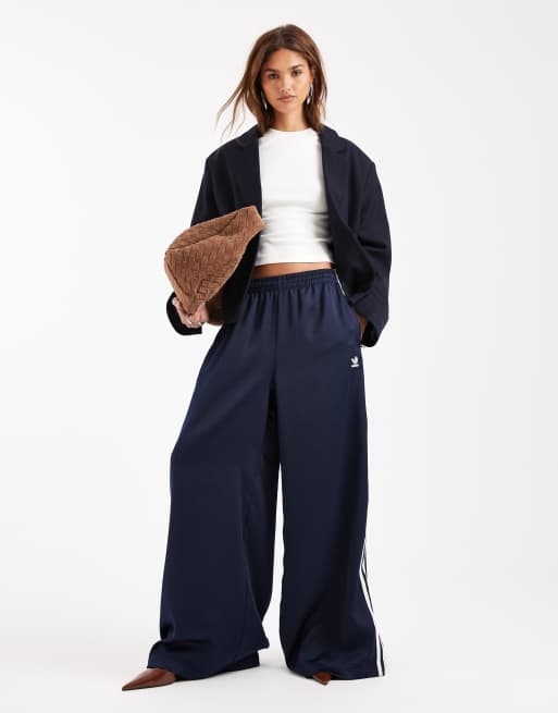 ASOS DESIGN – Kremowy, krótki, dopasowany T-shirt w stylu lat 90., 3 z 4