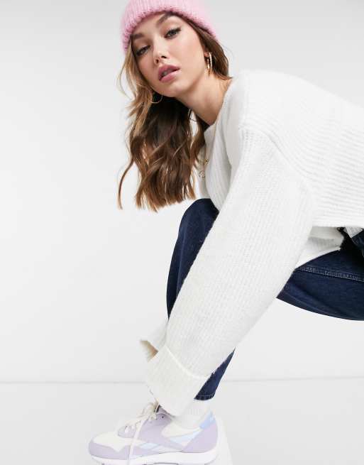 ASOS DESIGN – Kremowy krótki sweter z wywijanymi mankietami, 3 z 4
