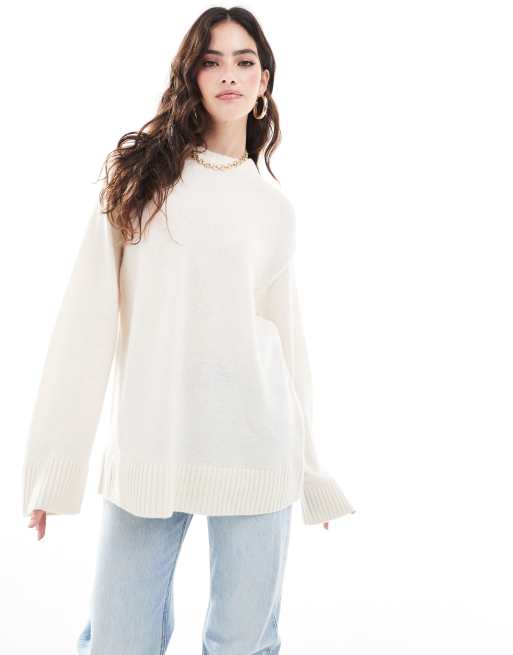 ASOS DESIGN – Kremowy sweter oversize z okrągłym dekoltem i ozdobnym szwem na plecach z domieszką wełny jagnięcej