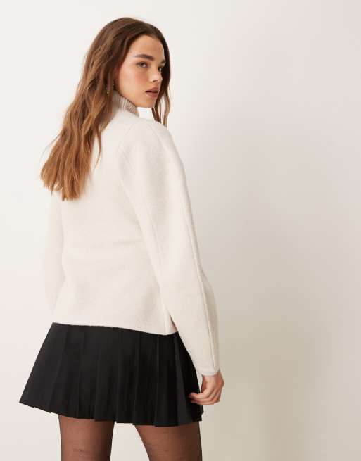ASOS DESIGN – Kremowy sweter z golfem i usztywnianymi rękawami, 3 z 4