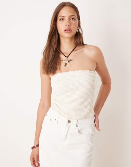 ASOS DESIGN – Kremowy szydełkowany półprzezroczysty top o wydłużonym fasonie z dekoltem bandeau