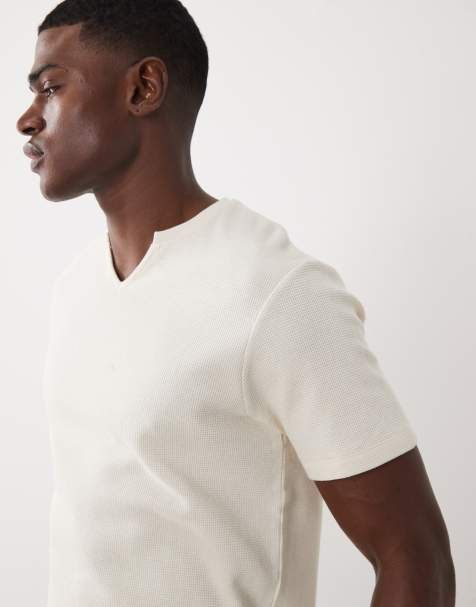 ASOS DESIGN – Kremowy T-shirt o regularnym kroju z wycięciem w dekolcie o waflowej fakturze - view 1