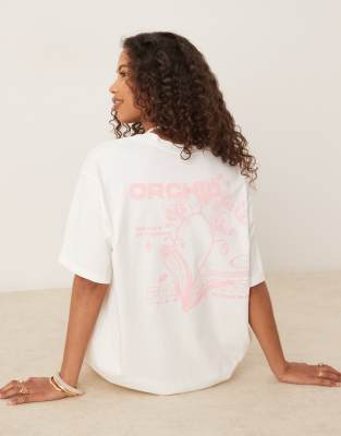 ASOS DESIGN – Kremowy T-shirt oversize z grafiką z kwiatami orchidei - view 1
