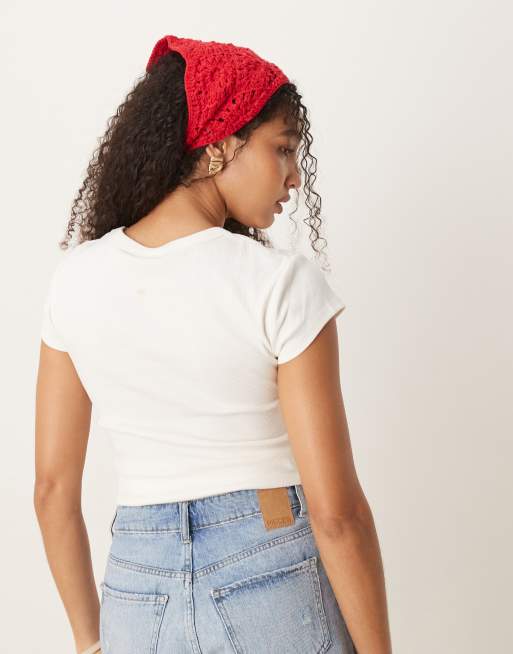 ASOS DESIGN – Kremowy T-shirt z grafiką z truskawką, 4 z 4