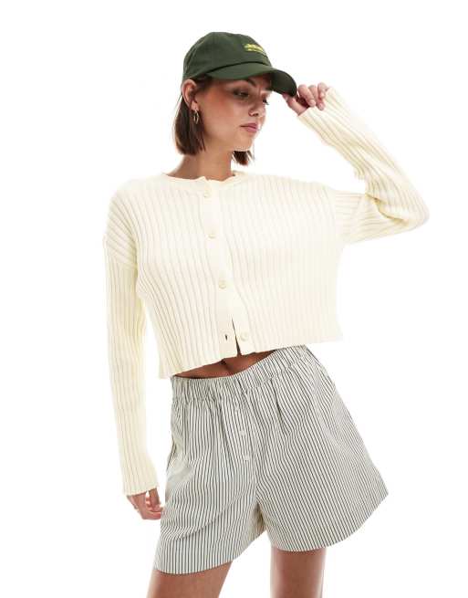 ASOS DESIGN – Kremowy zapinany na guziki kardigan z okrągłym dekoltem z mieszanki bawełny
