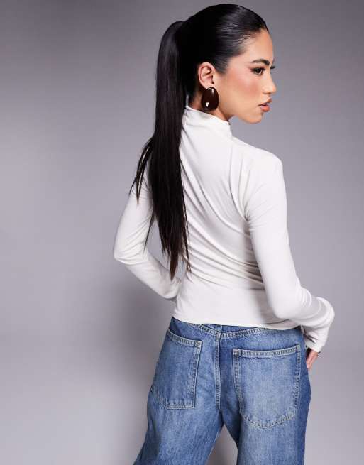 ASOS DESIGN – Kremowy zbierany top z golfem i otworami na kciuki, 4 z 4