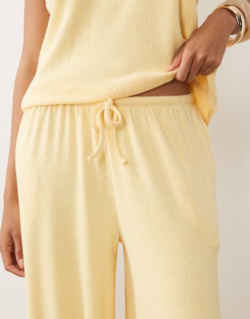 ASOS DESIGN - Kærnemælksfarvede bukser med vide ben i tekstureret strik - Del af sæt, 4 af 5
