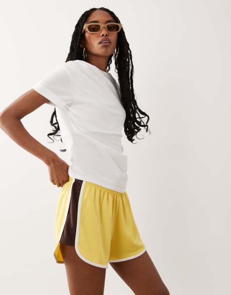 ASOS DESIGN - Kærnemælksfarvede løbeshorts i trikot med kantdetaljer - view 1