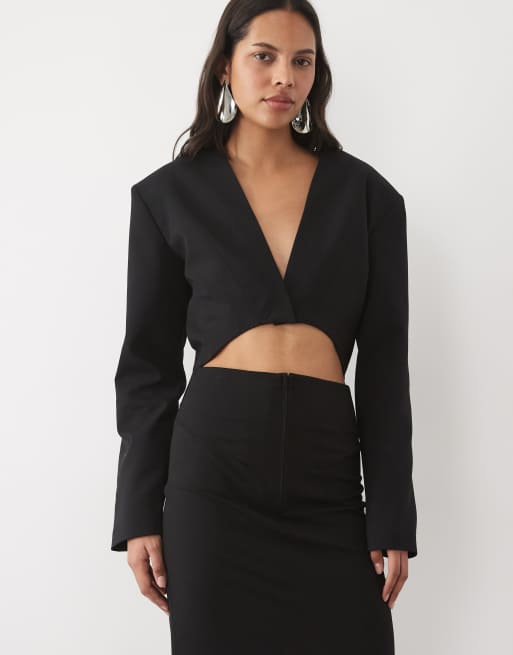 ASOS DESIGN – Czarna krótka marynarka z głębokim dekoltem, 2 z 3