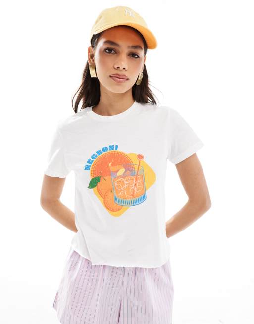ASOS DESIGN – Krótki biały T-shirt z nadrukiem drinka z napisem „Negroni”