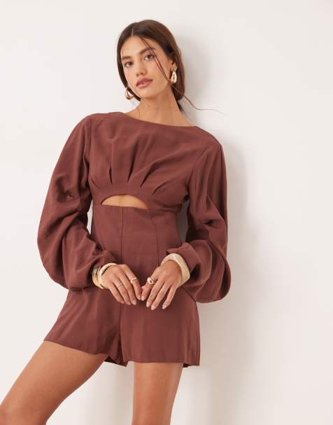ASOS DESIGN – Krótki czekoladowy kombinezon z zaokrąglonymi rękawami i zakładkami w talii - view 1