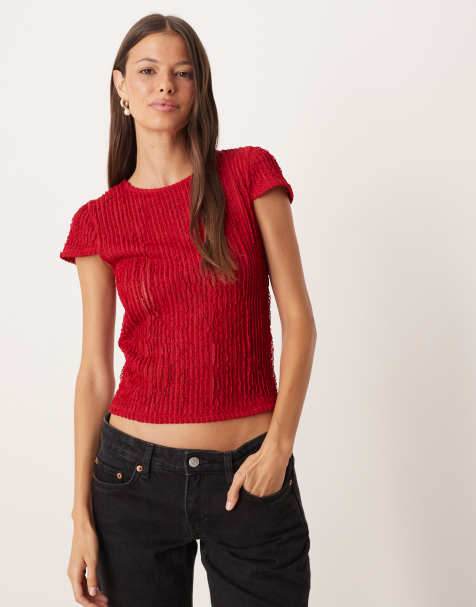 ASOS DESIGN – Krótki fakturowany T-shirt z falbankami w ciemnoczerwonym kolorze - view 1